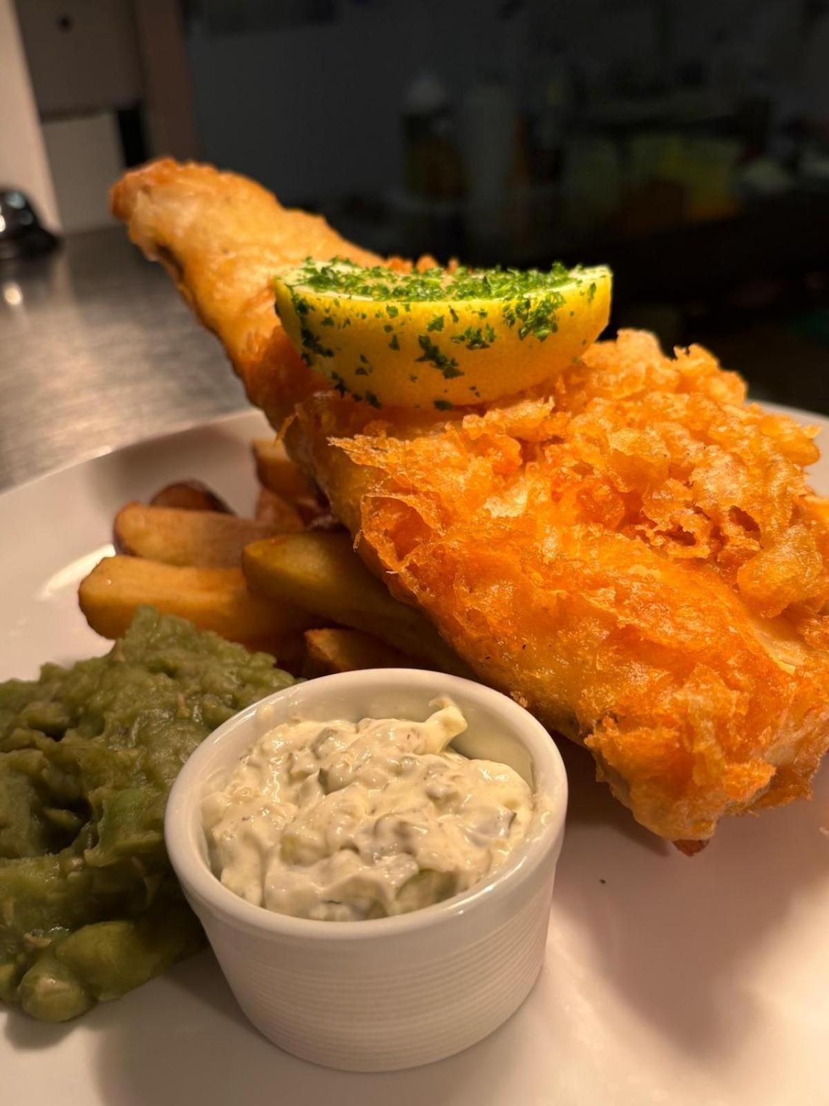 The Ship Inn 昂德尔 外观 照片